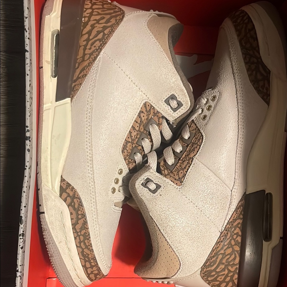 LIKE NEW! Only worn a few times! Nike Cream and Brown Sneakers